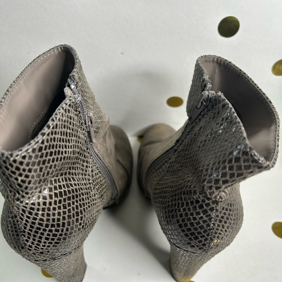 Nygard suede and python skin grey heeled boots booties - Picture 2 of 7